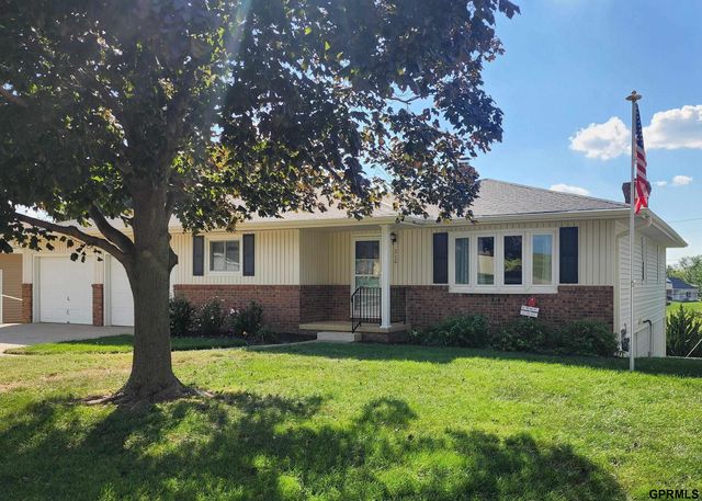 710 Pawnee Drive, Gretna, NE 68028