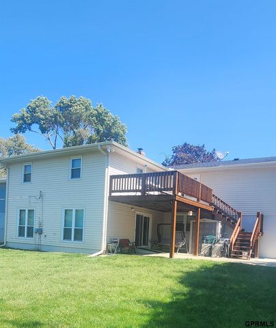 710 Pawnee Drive, Gretna, NE 68028