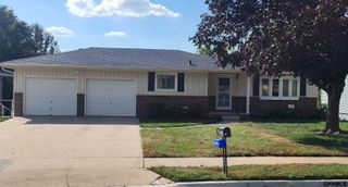 710 Pawnee Drive, Gretna, NE 68028