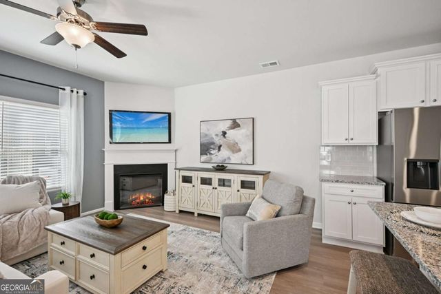 375 Lanier Circle, Woodstock, GA 30189