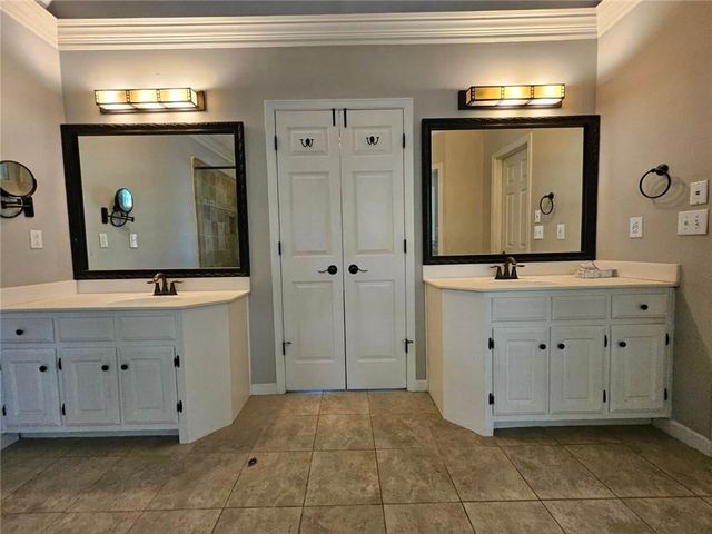 450 Eastbourne Way, Alpharetta, GA 30005