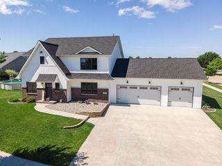 1200 KATHLEEN COURT, Appleton, WI 54915