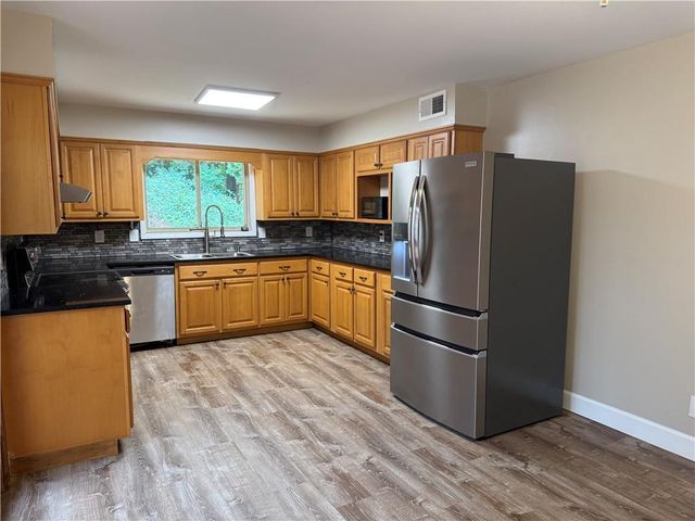 145 Starboard Point, Roswell, GA 30076