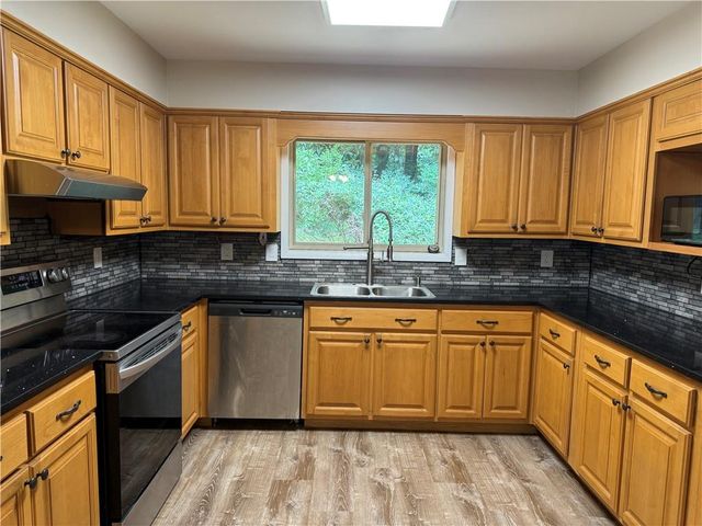 145 Starboard Point, Roswell, GA 30076