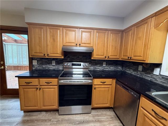 145 Starboard Point, Roswell, GA 30076