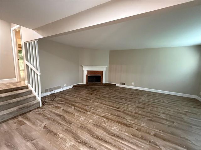 145 Starboard Point, Roswell, GA 30076