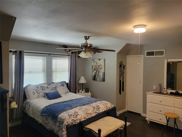 706 W Wrights Avenue, Comanche, TX 76442