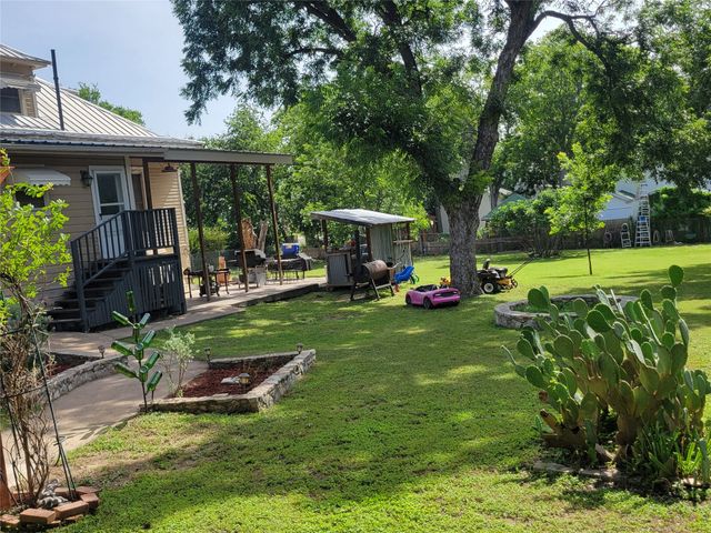 706 W Wrights Avenue, Comanche, TX 76442