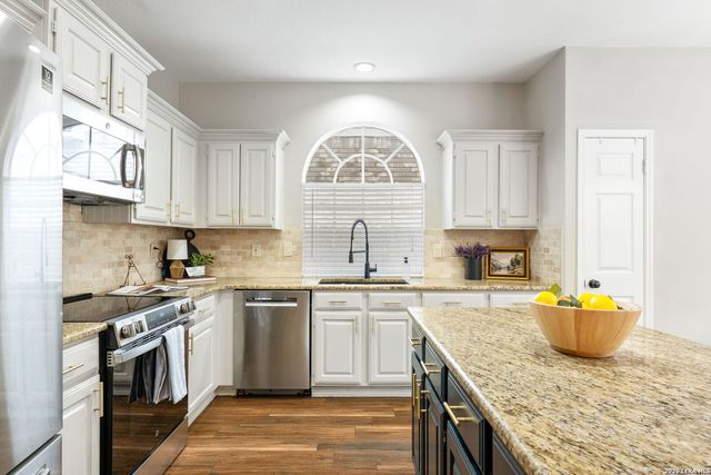 2035 Chittim Trail Dr, San Antonio, TX 78232