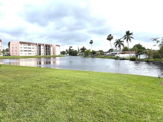 2711 NW 104th Avenue, Sunrise, FL 33322