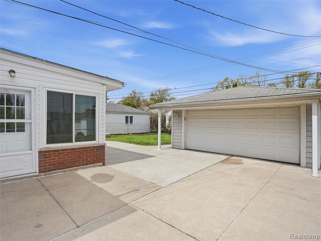 22125 Love Street, Saint Clair Shores, MI 48082