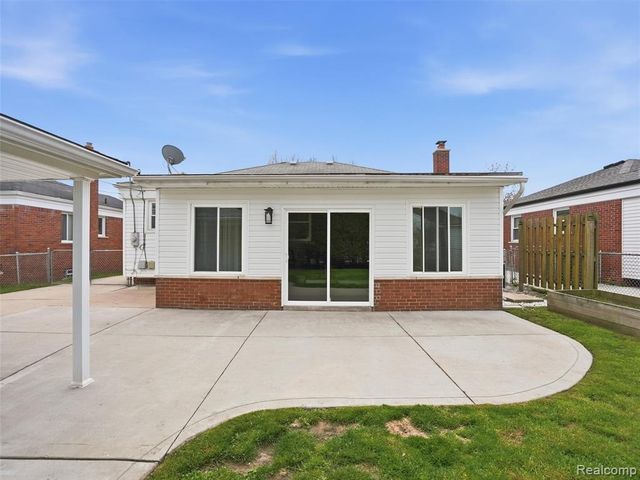 22125 Love Street, Saint Clair Shores, MI 48082