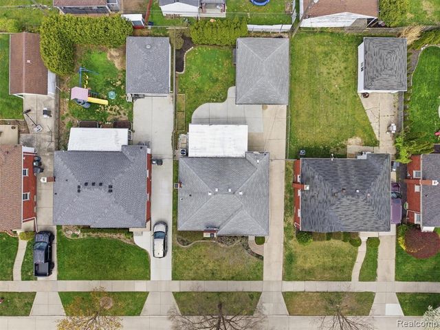 22125 Love Street, Saint Clair Shores, MI 48082
