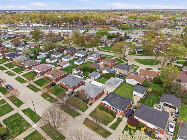 22125 Love Street, Saint Clair Shores, MI 48082