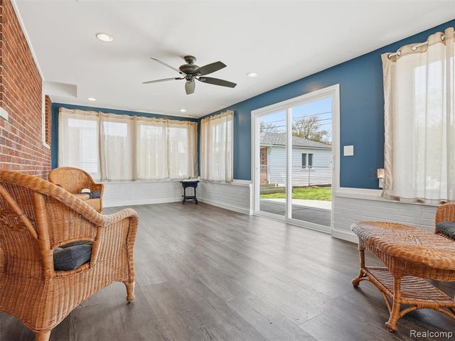 22125 Love Street, Saint Clair Shores, MI 48082