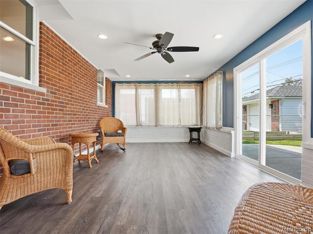 22125 Love Street, Saint Clair Shores, MI 48082