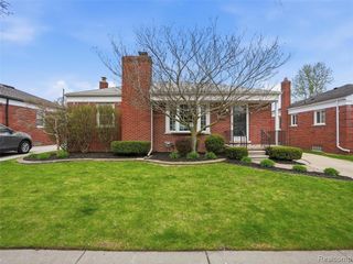 22125 Love Street, Saint Clair Shores, MI 48082