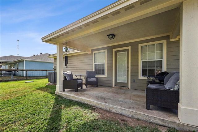 717 1st Street, Winnie, TX 77665