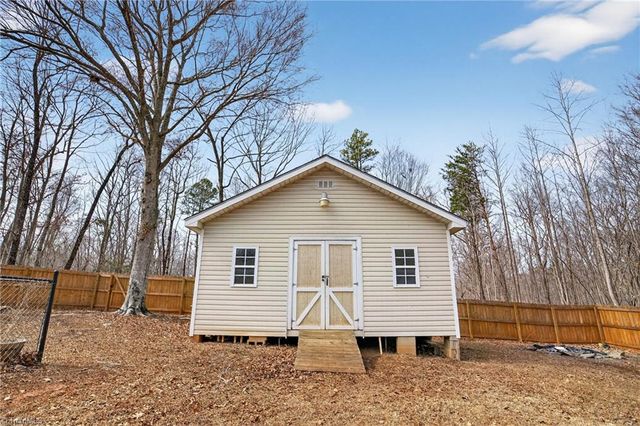 1401 Hoover Hill Road, Asheboro, NC 27205