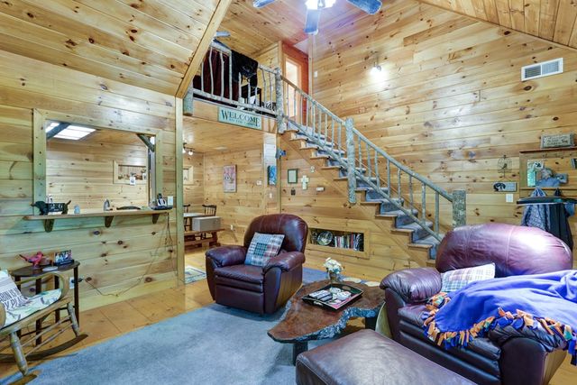 1380 Deerfield Drive, Young Harris, GA 30582