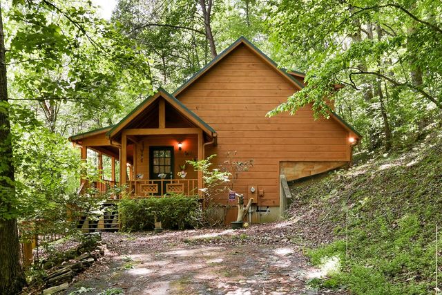 1380 Deerfield Drive, Young Harris, GA 30582