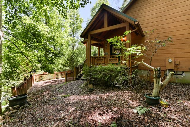 1380 Deerfield Drive, Young Harris, GA 30582