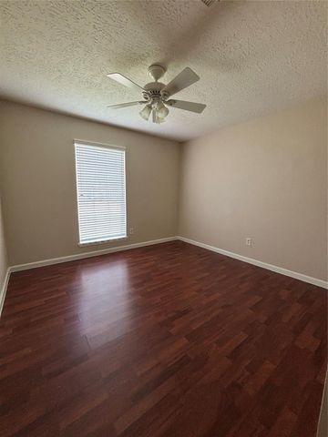 16610 Forest Bend Avenue, Friendswood, TX 77546