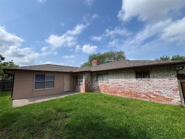 16610 Forest Bend Avenue, Friendswood, TX 77546