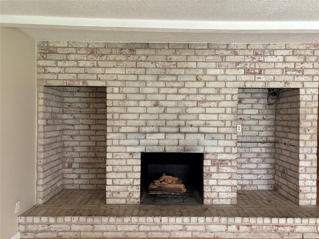 16610 Forest Bend Avenue, Friendswood, TX 77546