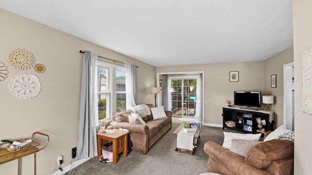 2418 Washington Street, Davenport, IA 52804