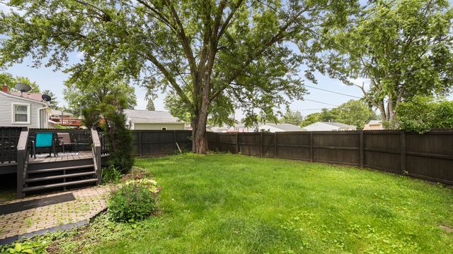 2418 Washington Street, Davenport, IA 52804
