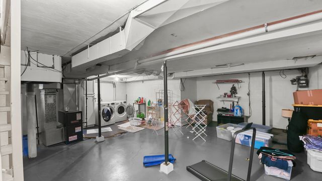 2418 Washington Street, Davenport, IA 52804