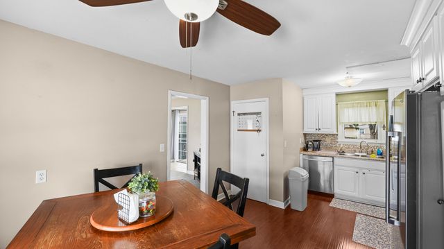 2418 Washington Street, Davenport, IA 52804