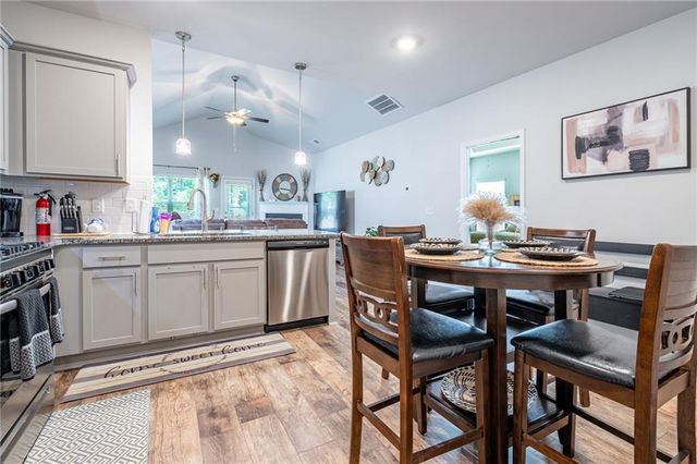 200 Vineyard Walk, Carrollton, GA 30117