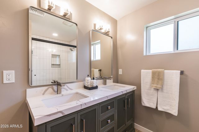 8145 N 1st Drive, Phoenix, AZ 85021