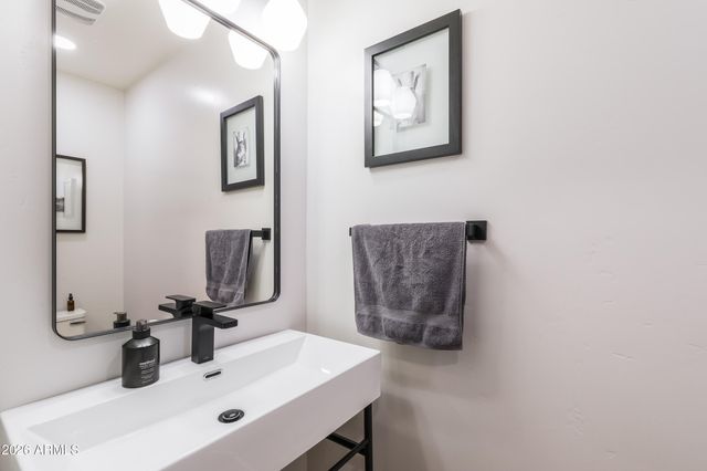 8145 N 1st Drive, Phoenix, AZ 85021