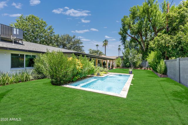 8145 N 1st Drive, Phoenix, AZ 85021