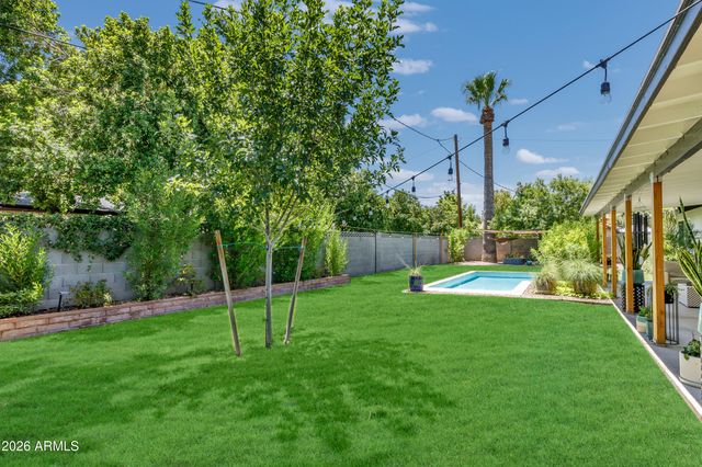 8145 N 1st Drive, Phoenix, AZ 85021