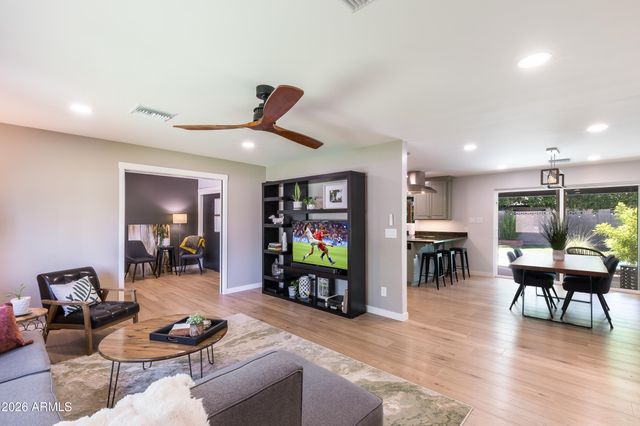8145 N 1st Drive, Phoenix, AZ 85021