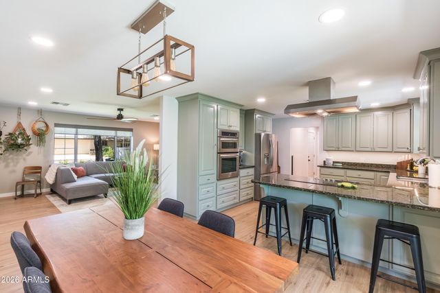 8145 N 1st Drive, Phoenix, AZ 85021