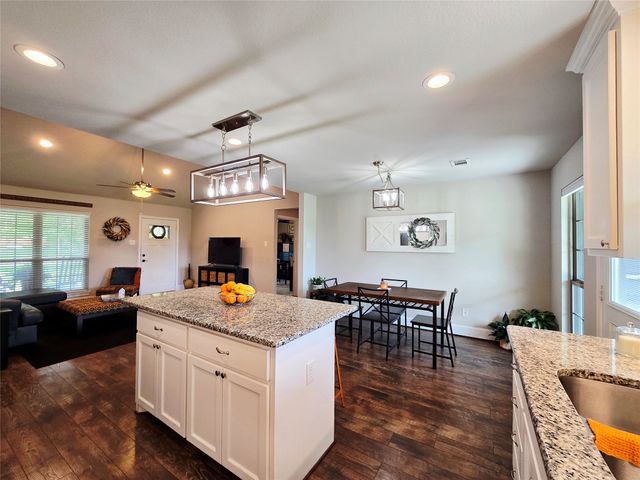 101 E Whitewright Road, Savoy, TX 75479