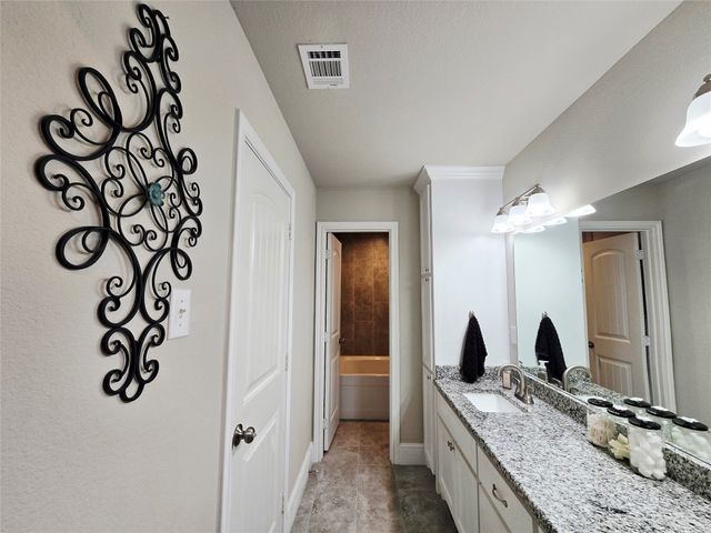101 E Whitewright Road, Savoy, TX 75479