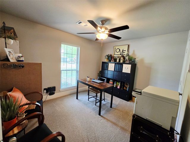 101 E Whitewright Road, Savoy, TX 75479