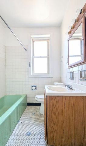3819 W Fillmore Street, Chicago, IL 60624