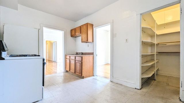 3819 W Fillmore Street, Chicago, IL 60624