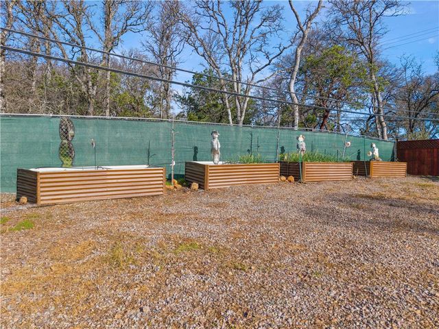 2615 Eastlake Dr, Kelseyville, CA 95451