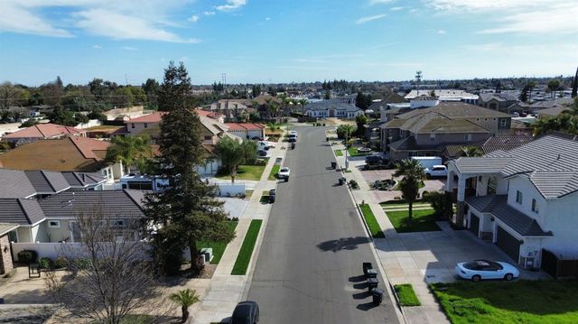 2900 Canyon Falls Dr, Modesto, CA 95351