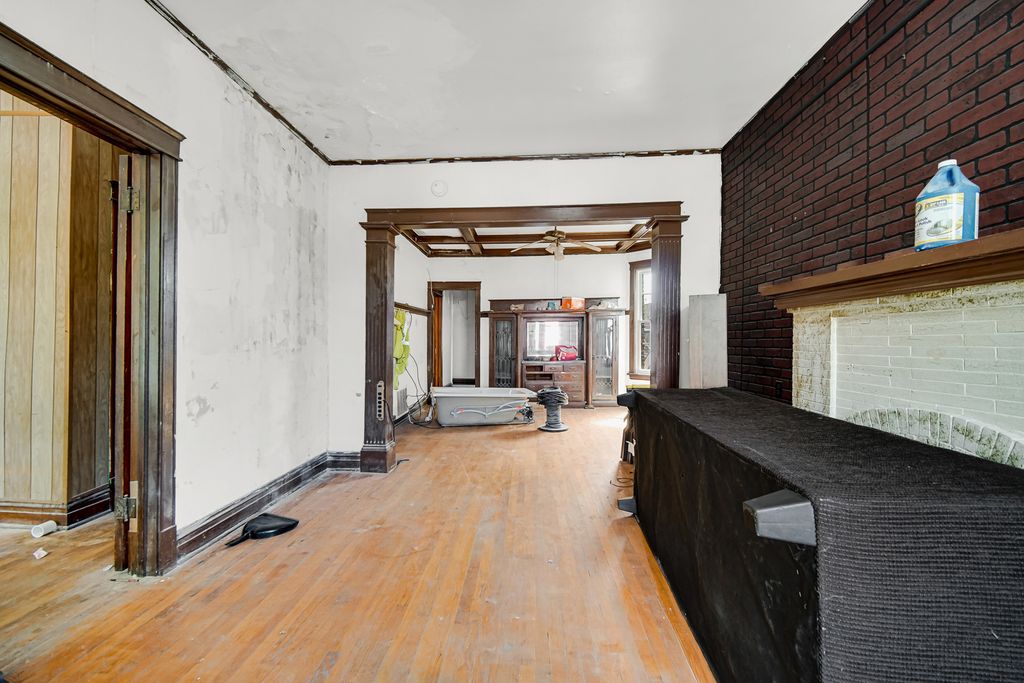 Image 12 of property listing at 11317 S Indiana Avenue, Chicago, IL 60628