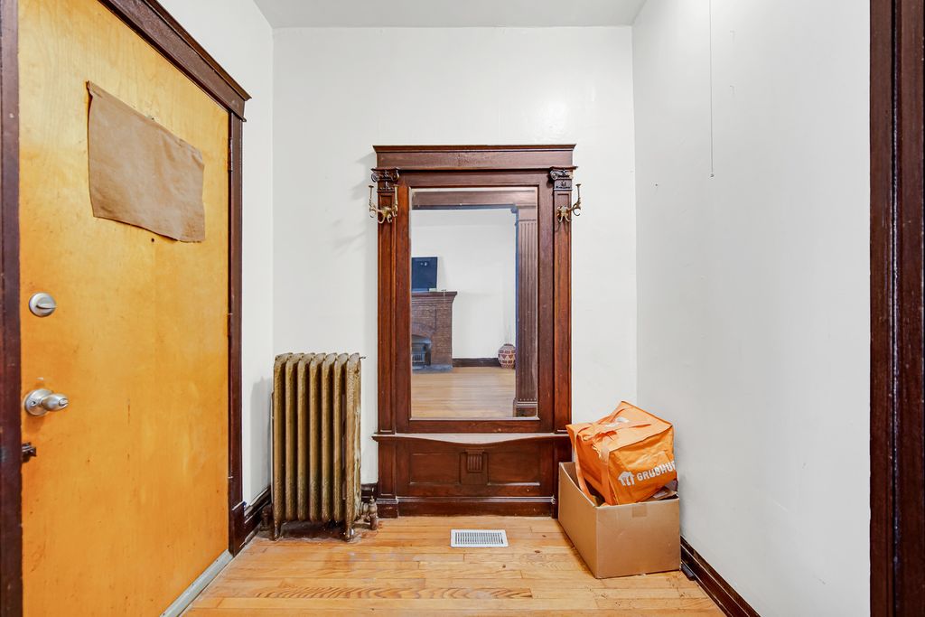 Image 5 of property listing at 11317 S Indiana Avenue, Chicago, IL 60628