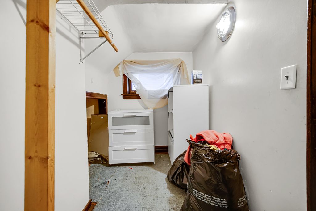 Image 7 of property listing at 11317 S Indiana Avenue, Chicago, IL 60628